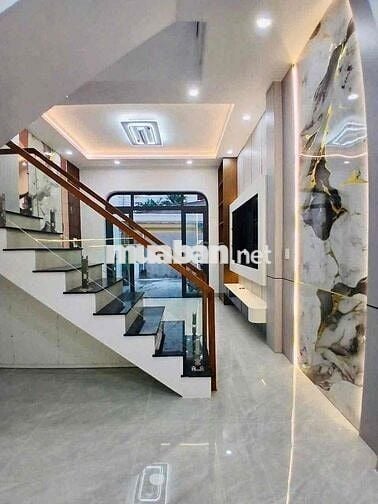 BÁN NHÀ TRUNG TÂM GẦN VÒNG XOAY HIỆP THÀNH 3