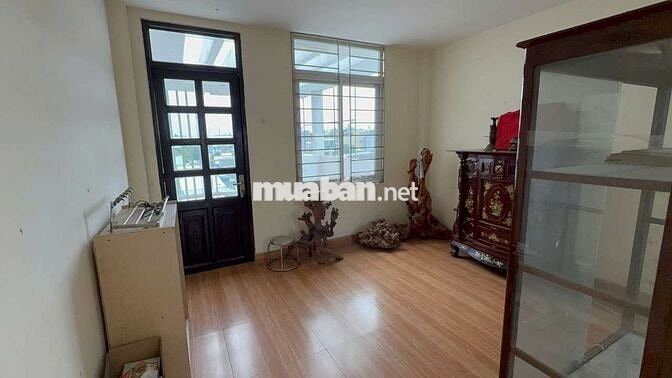NHÀ CHO THUÊ 1 TRỆT 3 LẦU MT SONG HÀNH, DT 4×20 CÓ 4PN,4WC