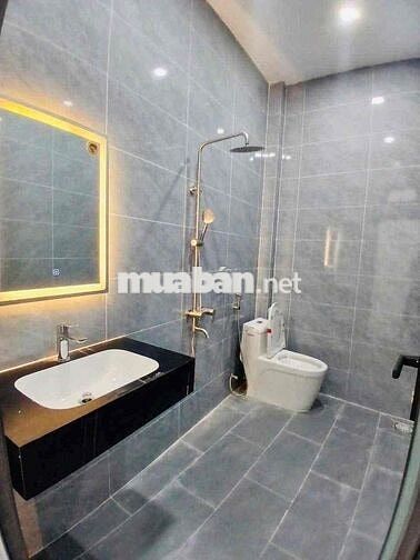 BÁN NHÀ TRUNG TÂM GẦN VÒNG XOAY HIỆP THÀNH 3