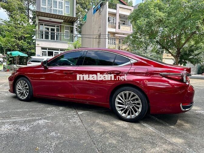 Lexus ES 250 2022 Xăng 2.5 L Đỏ | 53,000 Km