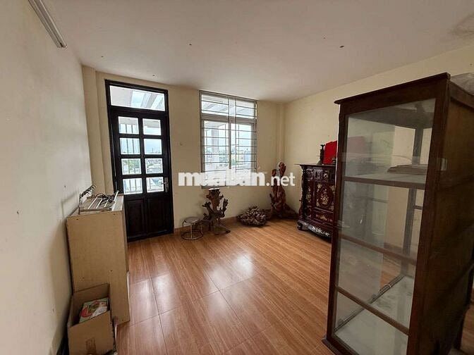 NHÀ CHO THUÊ 1 TRỆT 3 LẦU MT SONG HÀNH, DT 4×20 CÓ 4PN,4WC