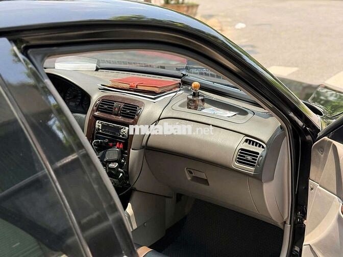 Mazda 626 Số sàn màu Đen