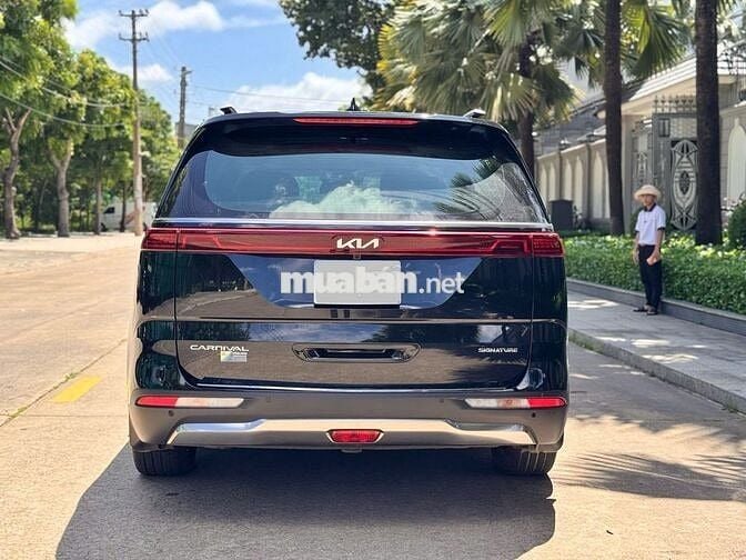 Kia Carnival Signature 2023 Dầu 55.000 km Đen