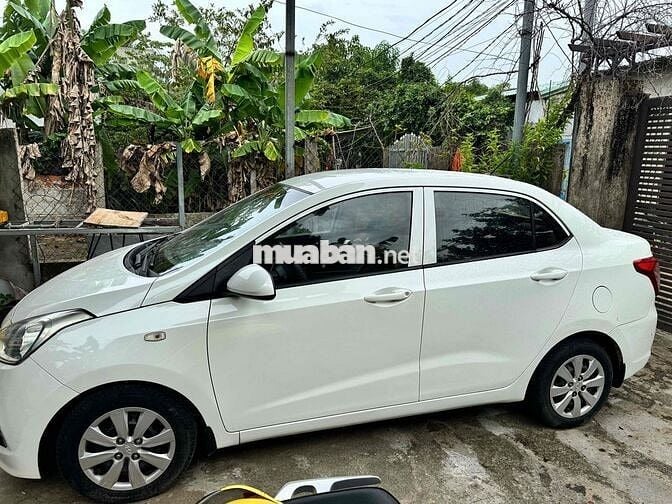 Hyundai i10 Sedan 1.25 Trắng Da Nappa