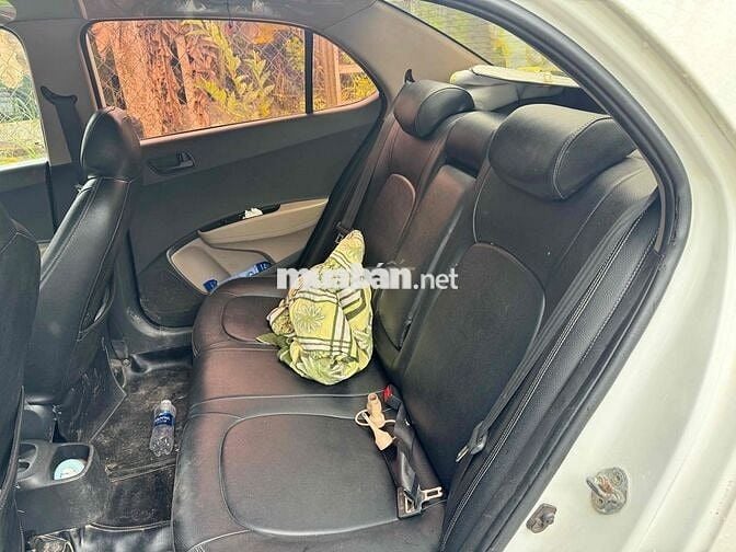 Hyundai i10 Sedan 1.25 Trắng Da Nappa