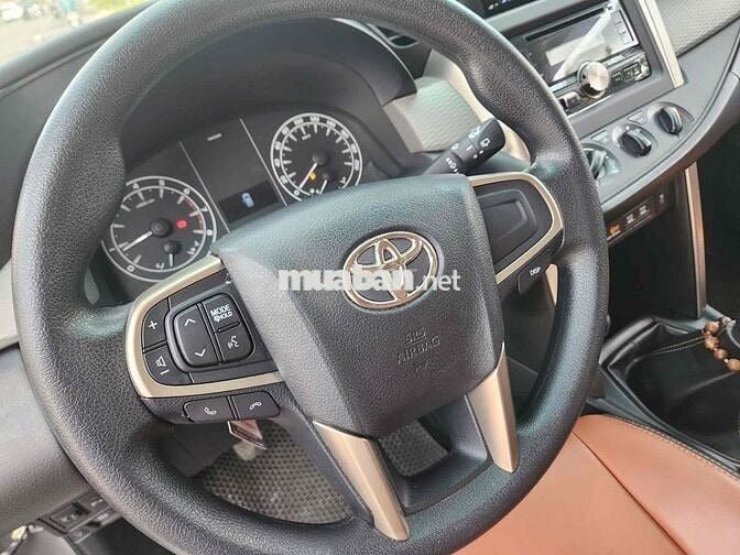 Toyota Innova 2.0E 2019 Bạc Số sàn 116.200 km