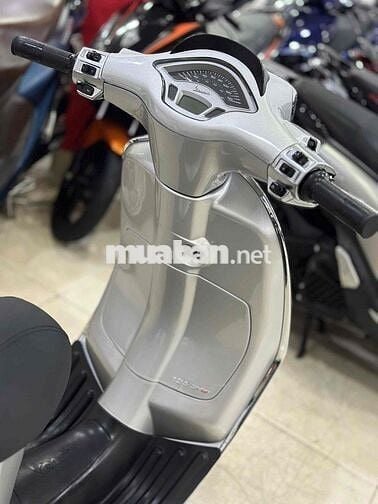Piaggio Vespa 125 2016 Bạc Phoche.Xe chất.Giá tốt