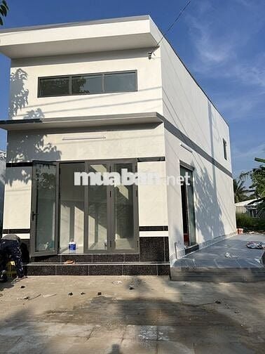 Cho thuê nhà và đất mặt tiền (nhà 60m2 đất còn lại 160m2)