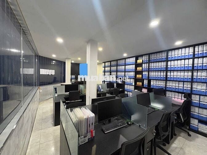 BUILDING góc 3 mặt tiền quận 1
