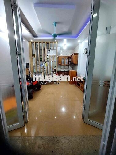 HÓT! CHÍNH CHỦ BÁN NHÀ PHỐ VĂN MIẾU 30M 5 TÂNG CÁCH Ô TÔ 10M