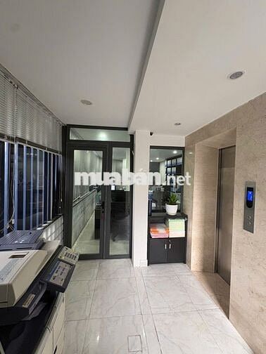 BUILDING góc 3 mặt tiền quận 1