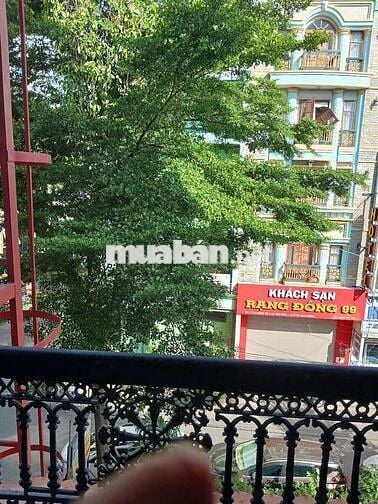 phòng VIP ngày cổng KCN Sóng thần thần 1