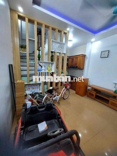 HÓT! CHÍNH CHỦ BÁN NHÀ PHỐ VĂN MIẾU 30M 5 TÂNG CÁCH Ô TÔ 10M
