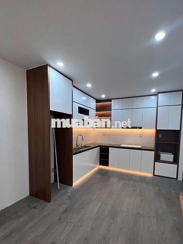 CHO THUÊ Ở LIỀN ĐƯỢC CC HOA SEN 2PN 11TR/THANG CÓ NỘI THẤT 