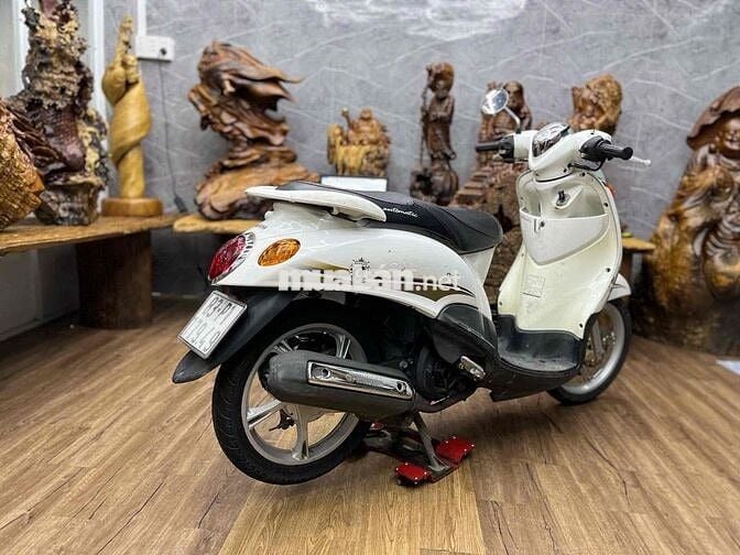 Mio Classico dàn áo liền lạc, máy êm ru