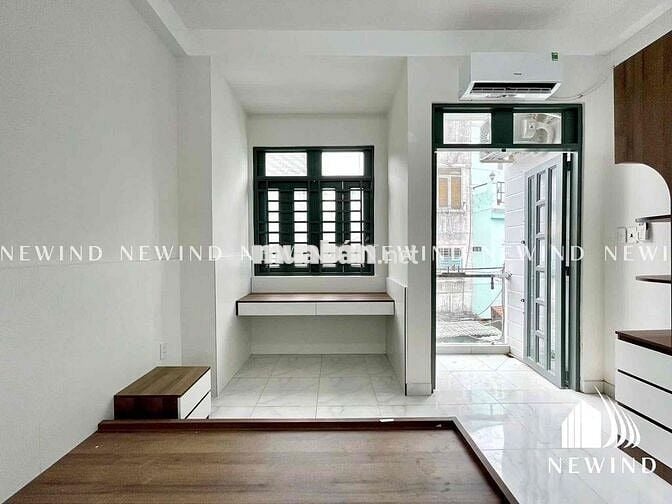 1 phòng ngủ ban công - nhà mới - ngay ngã tư Phú Nhuận