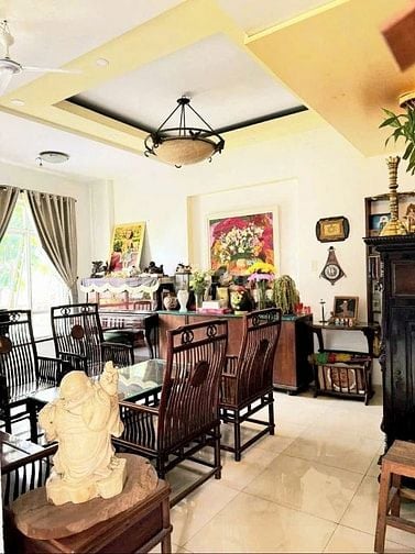 Bán nhà 1 đời chủ xây lên - Hẻm Xe Hơi 5m Liền Kề CV Gia Đinh 