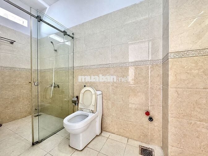 Phòng ban công 45m Tách bếp Gần Sân Bay - Full nội thất.