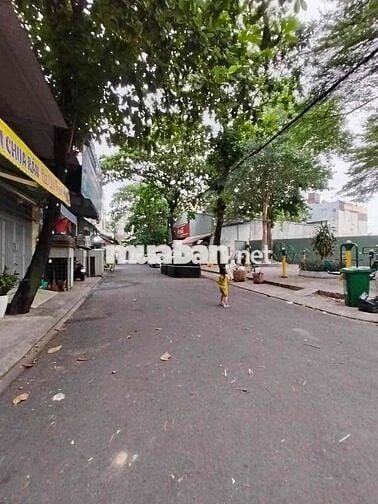 Cho thuê góc  Văn Cao, Q.Tân Phú (ngay công viên) -  4x17m - 2l 20tr