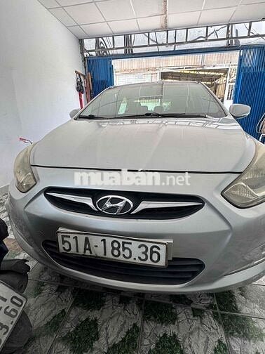 Hyundai Accent Bạc 5 chỗ