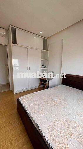 Cần cho thuê gấp căn hộ Central Garden. DT: 87m2, 2pn, 2wc. Giá 16tr/t