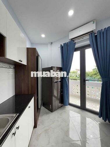 Studio Ban Công, Phạm Huy Thông
