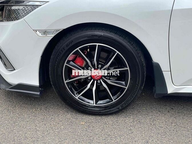 Honda Civic Trắng 67000 km Tự động Nhật Bản