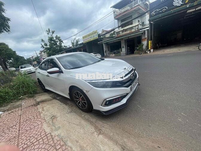 Honda Civic Trắng 67000 km Tự động Nhật Bản