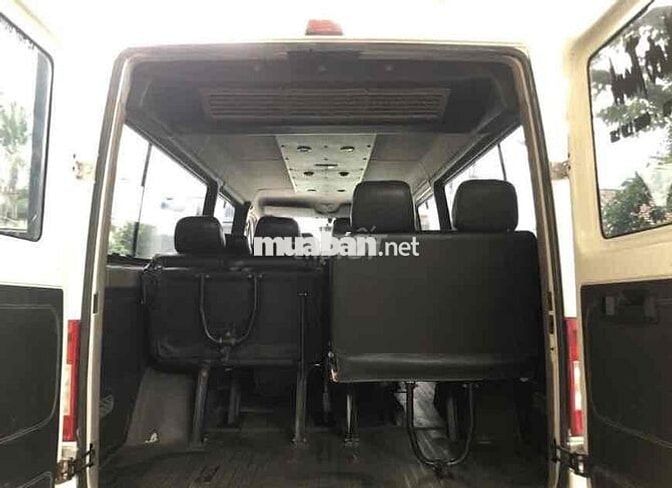 Mercedes Sprinter 2011 máy dầu màu trắng .