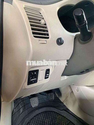 Toyota Innova 2009 Số sàn Bạc 7 chỗ