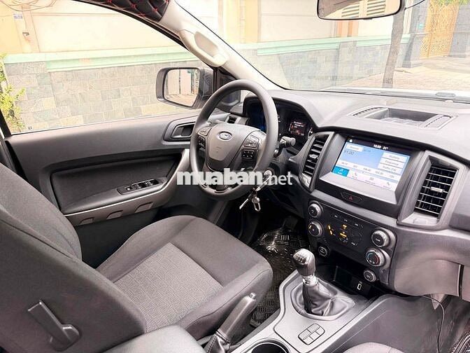 Ford Ranger XLS số sàn 4x2 sx 2020