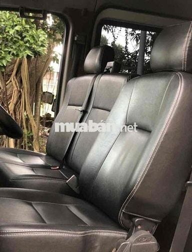 Mercedes Sprinter 2011 máy dầu màu trắng .
