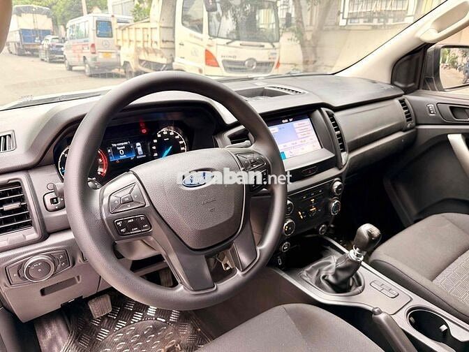 Ford Ranger XLS số sàn 4x2 sx 2020