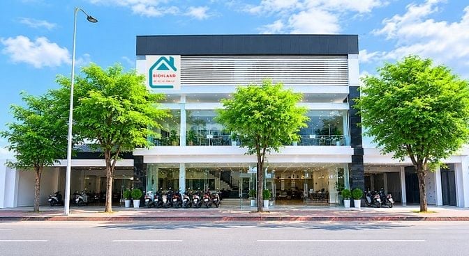 Cho thuê nhà MT 439 Lê Trọng Tấn, Tân Phú, DT 14x38m, 1 trệt 1 Lửng