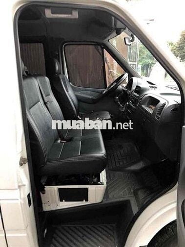 Mercedes Sprinter 2011 máy dầu màu trắng .
