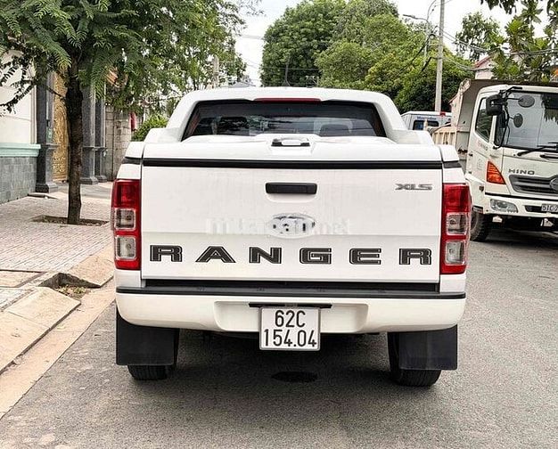 Ford Ranger XLS số sàn 4x2 sx 2020