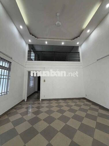 NHÀ RỘNG GẦN CHỢ VƯỜN LÀI CHO THUÊ