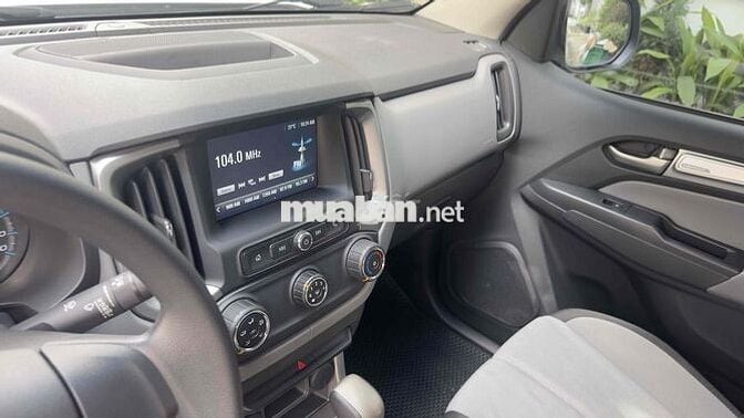 Chevrolet Colorado LT 2018 Trắng Tự động 12.000 km