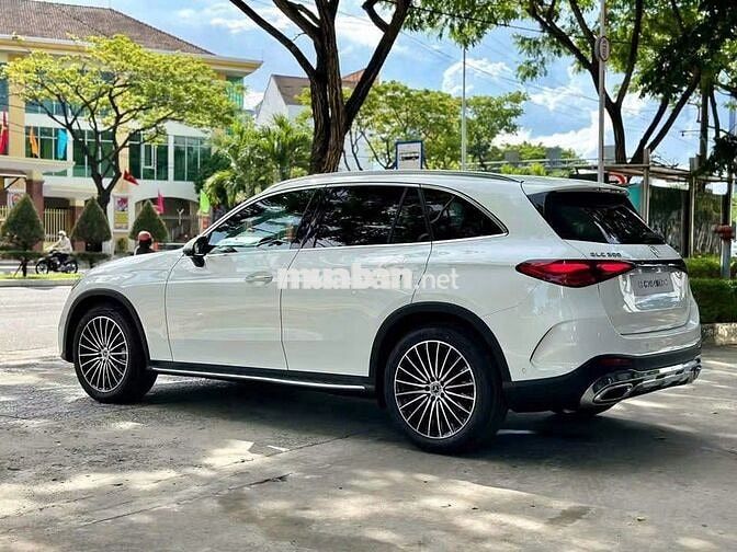 Mercedes-Benz GLC300 4Matic V3 2025 Trắng/Đen