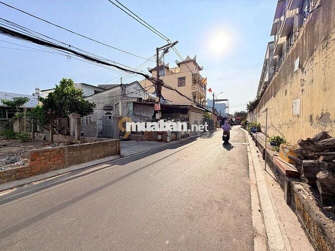 NGỘP, BÁN GẤP LÔ ĐẤT 2MT ĐƯỜNG SỐ 7,DT: 131,6M2,NGANG 8,9M, CHỈ 7,8 TỶ