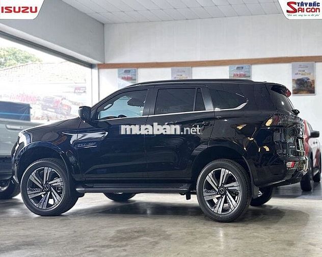 ISUZU MU-X PREMIUM 4x4 AT -  TẶNG NGAY 20L DẦU