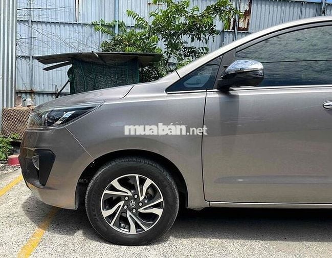 Toyota Innova 2.0G AT 2021 Nâu 87,000km