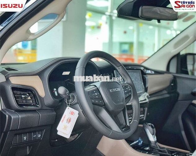ISUZU MU-X PREMIUM 4x4 AT -  TẶNG NGAY 20L DẦU