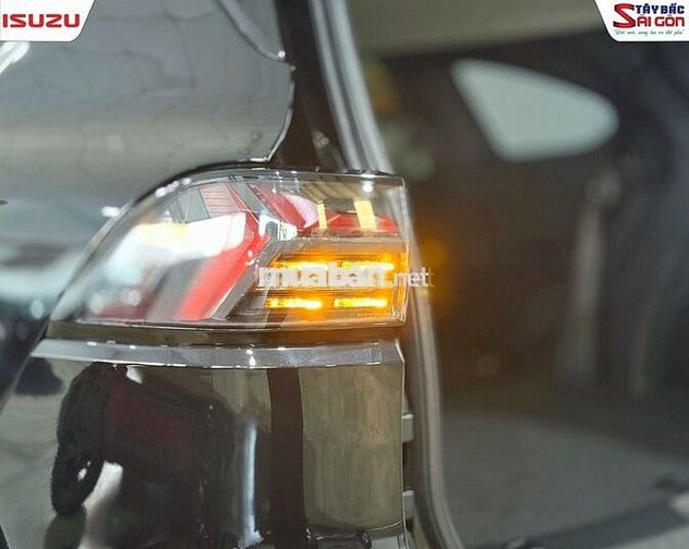 ISUZU MU-X PREMIUM 4x4 AT -  TẶNG NGAY 20L DẦU
