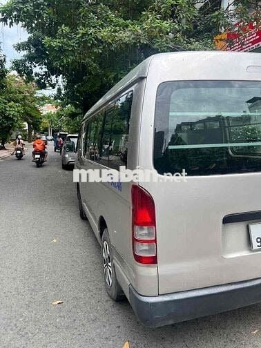 Toyota Hiace Xe khách Bạc