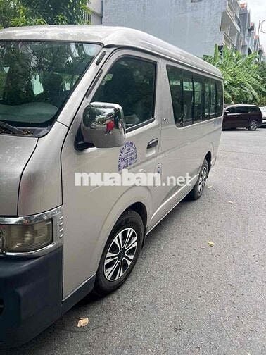 Toyota Hiace Xe khách Bạc