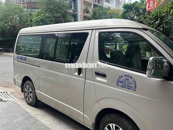 Toyota Hiace Xe khách Bạc