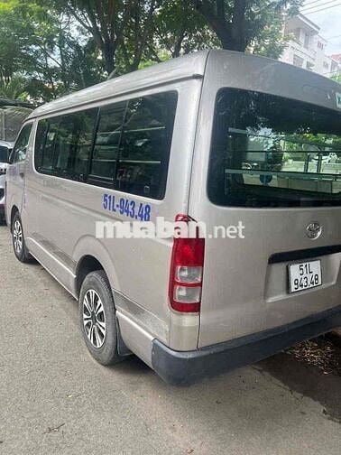 Toyota Hiace Xe khách Bạc