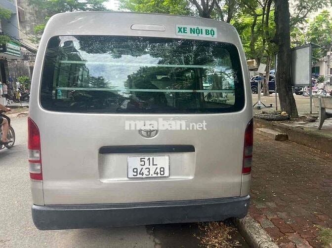 Toyota Hiace Xe khách Bạc