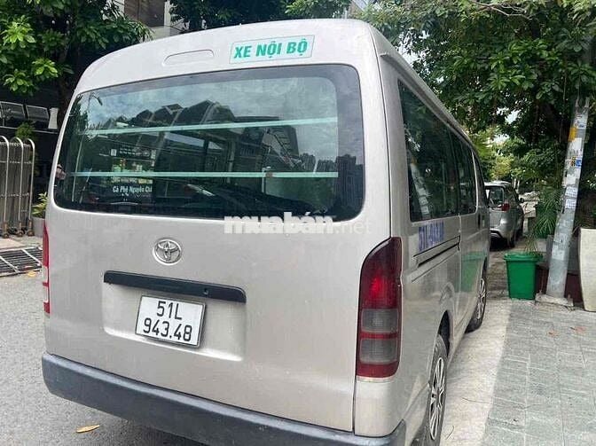 Toyota Hiace Xe khách Bạc